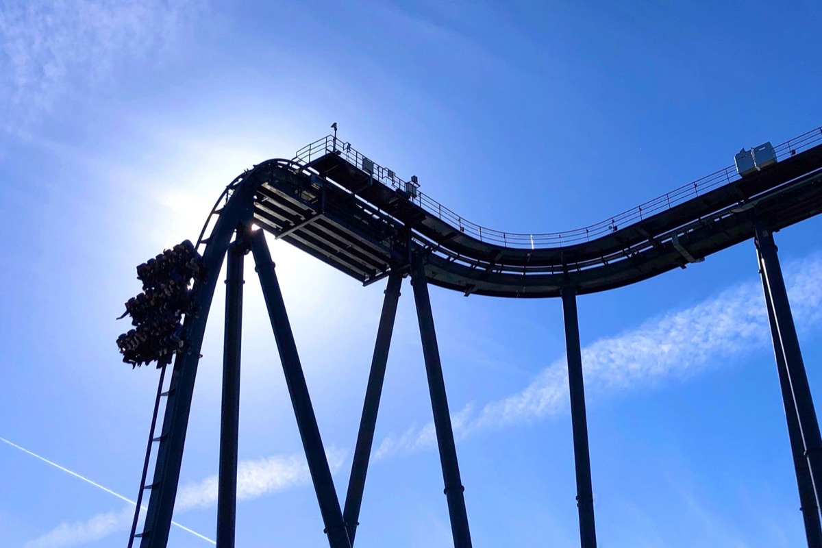 Sfilarsi per la fila del roller coaster all'Universal Studios