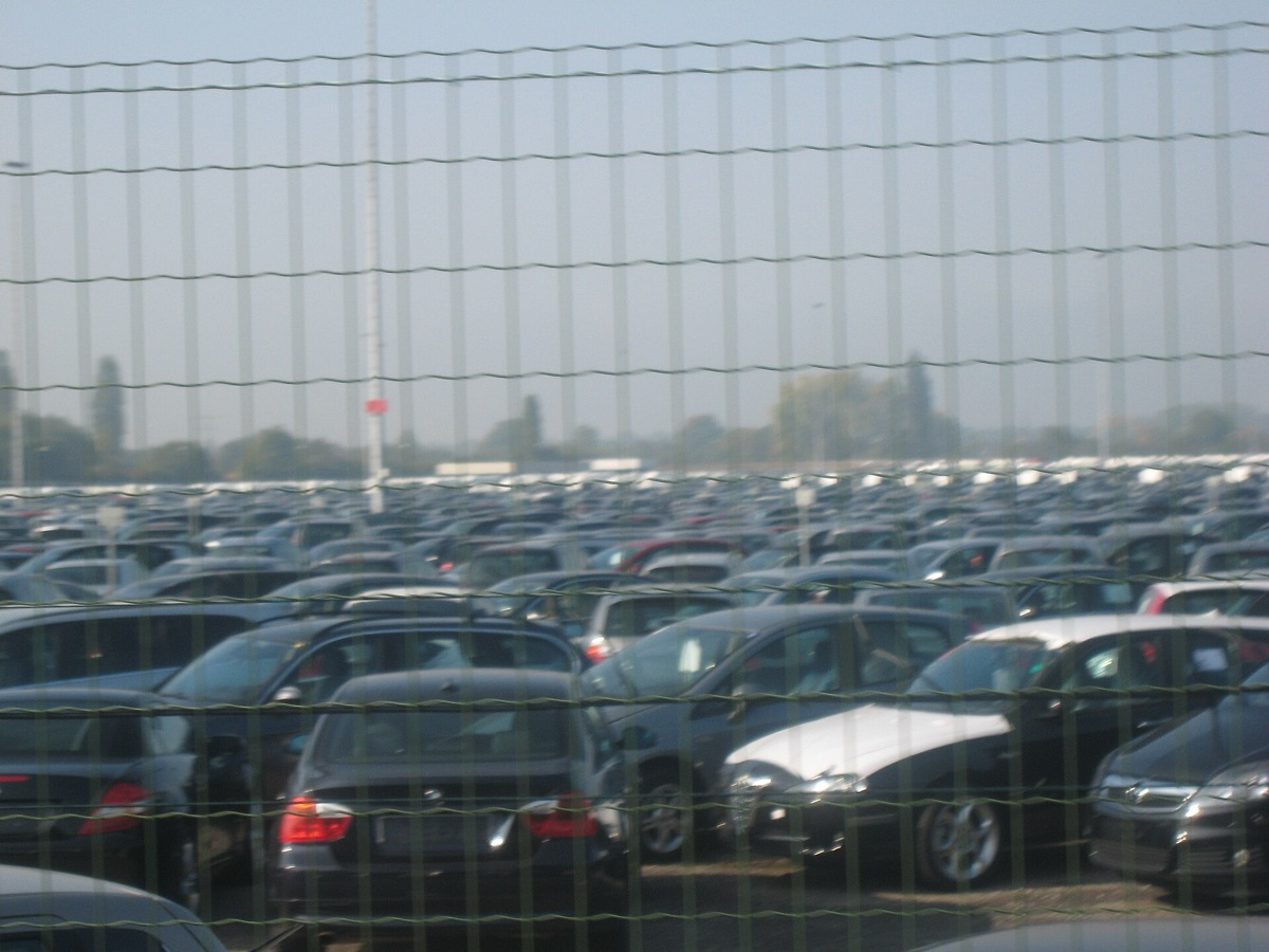 parcheggio auto in strada