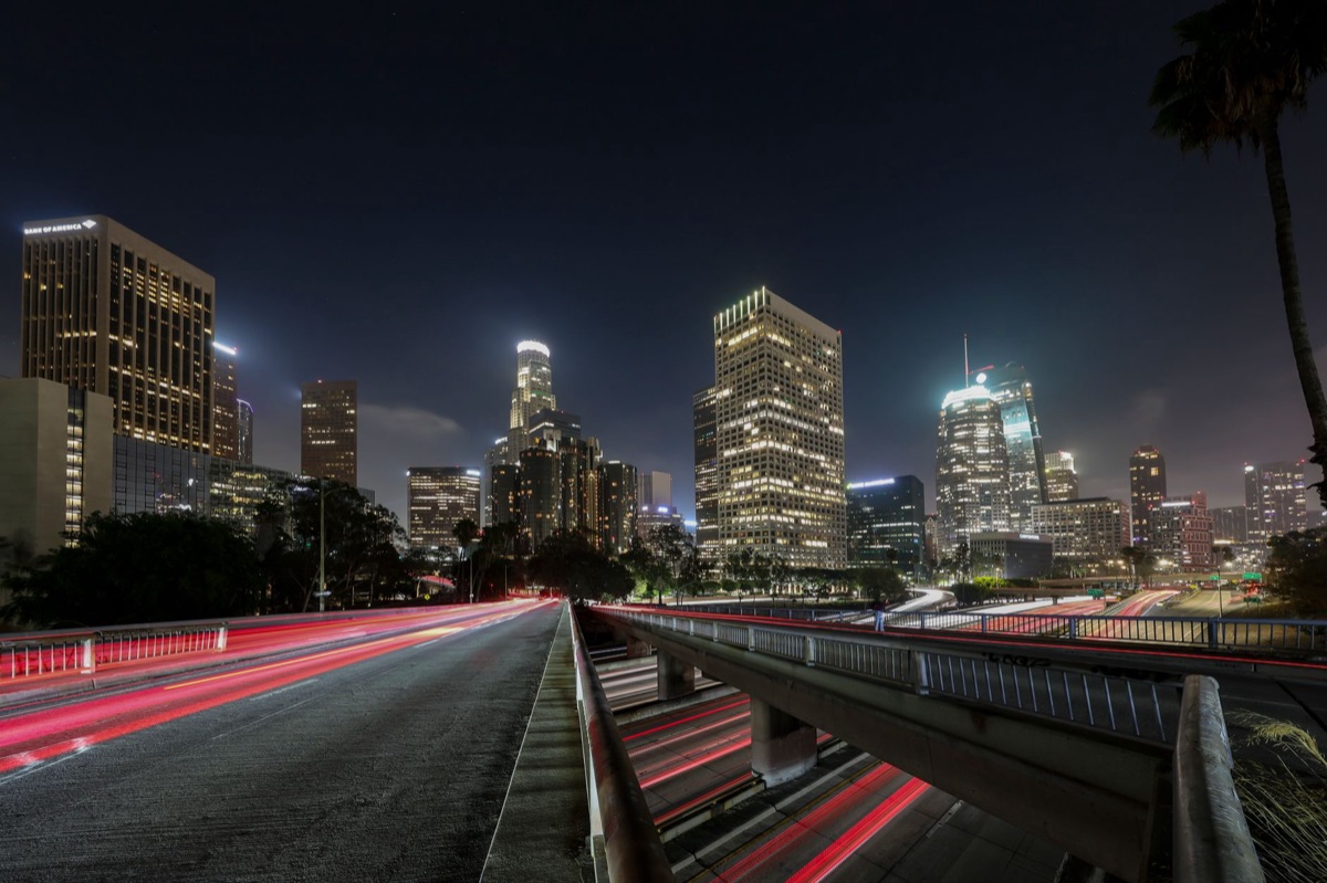 skycrapers di Downtown Los Angeles con telecamere di sicurezza