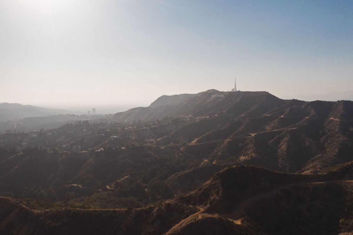 famiglia in cammino a Los Angeles