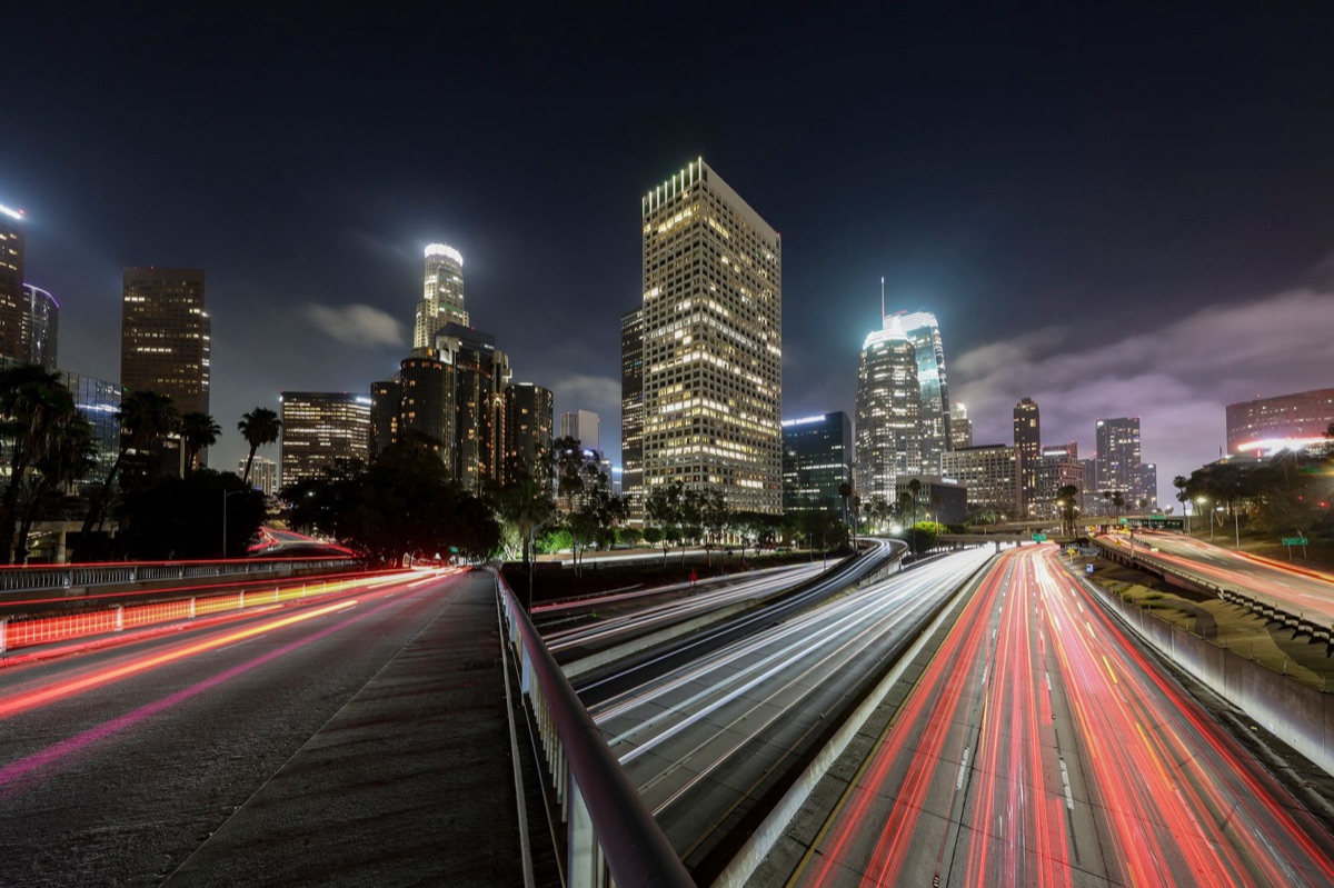 Un hôtel à Los Angeles avec le logo 'Safe LA'